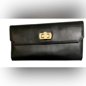 HOBO Women’s Leather Trifold Turn Lock Wallet Black/Gold hardware/Red Interior